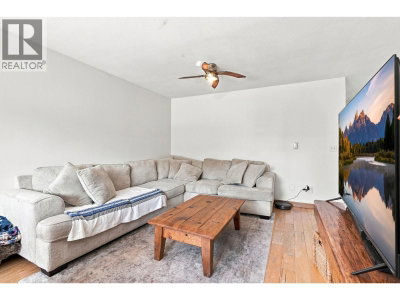 1771 HARRIS Road | Squamish British Columbia | Slide Image Three