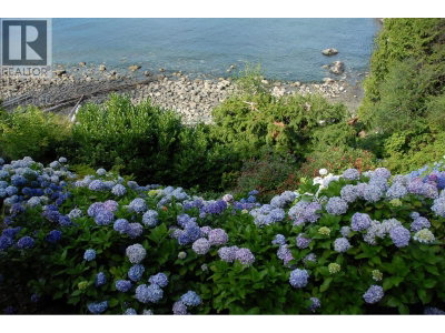 7145 CLIFF Road | West Vancouver British Columbia | Slide Image Fifteen