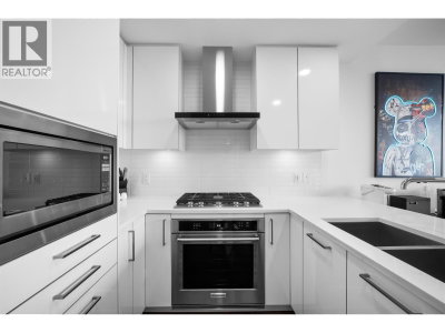 518 CLARKE Road | Coquitlam British Columbia | Slide Image Nine