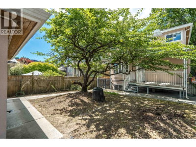 2304 GARDEN Drive | Vancouver British Columbia | Slide Image Thirty