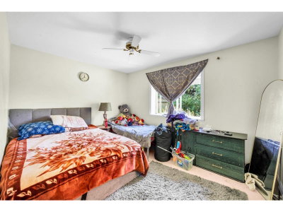 18136 CLAYTONWOOD Crescent | Surrey British Columbia | Slide Image Ten