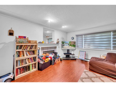18136 CLAYTONWOOD Crescent | Surrey British Columbia | Slide Image Seven