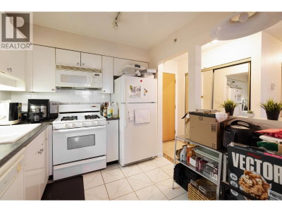 8238 SABA Road | Richmond British Columbia | Slide Image Seven