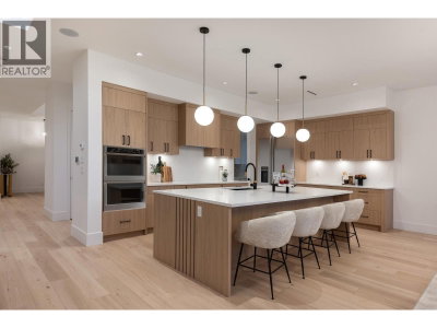 1484 COPPER BEECH Place | Coquitlam British Columbia | Slide Image Nine
