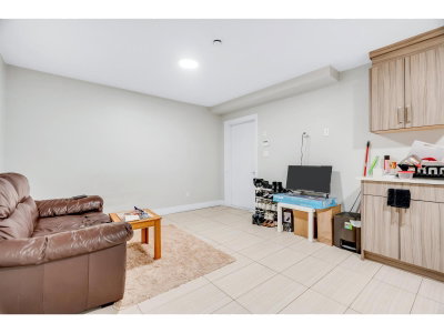 6647 121A Street | Surrey British Columbia | Slide Image Thirty-three