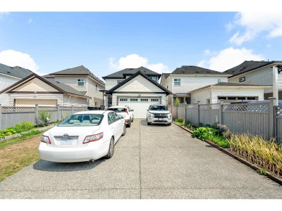 6647 121A Street | Surrey British Columbia | Slide Image Forty