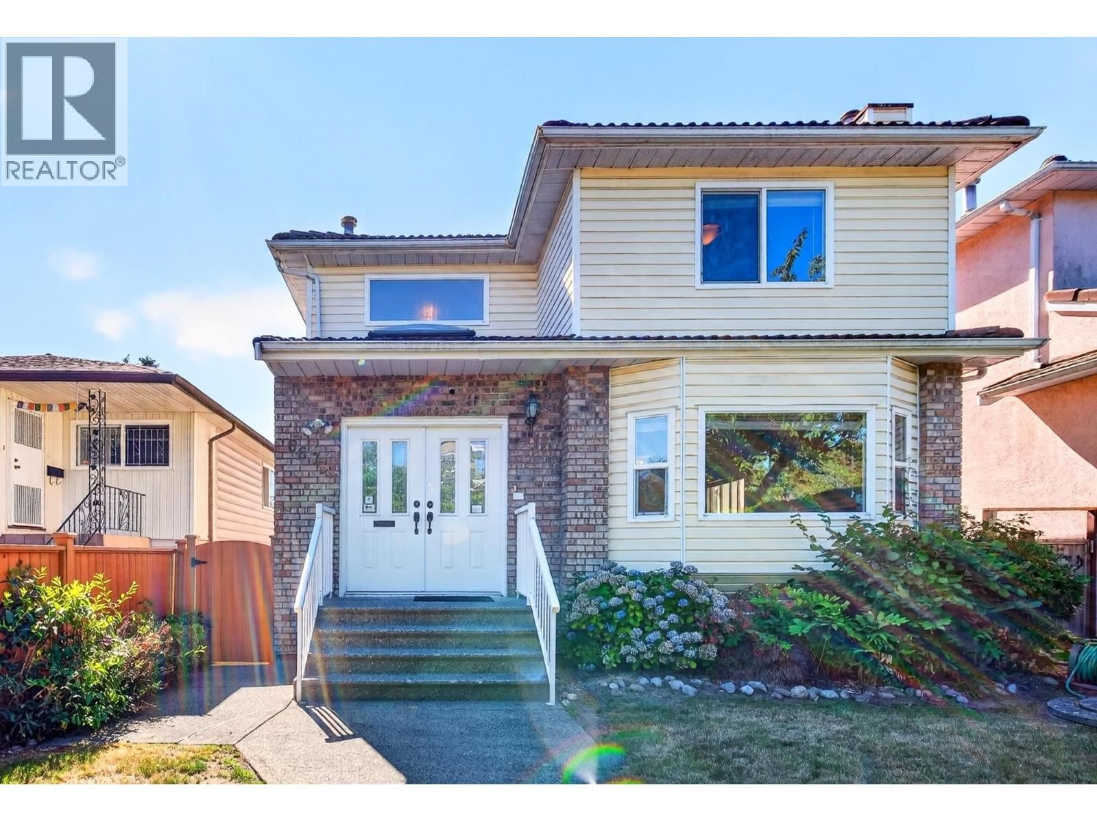 6673 GLADSTONE Street, Vancouver, British Columbia V5P 4E8