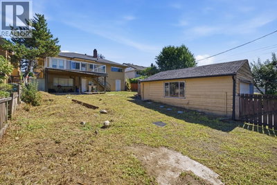 4656 BRENTLAWN Drive | Burnaby British Columbia | Slide Image Thirty-five