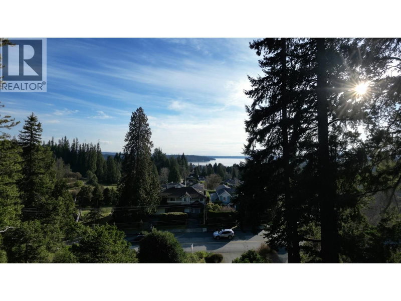 1372 OTTAWA Avenue West Vancouver British Columbia, V7T 2H5 - 5 Bedrooms Home For Sale