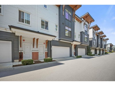 22128 48A Avenue | Langley British Columbia | Slide Image Three