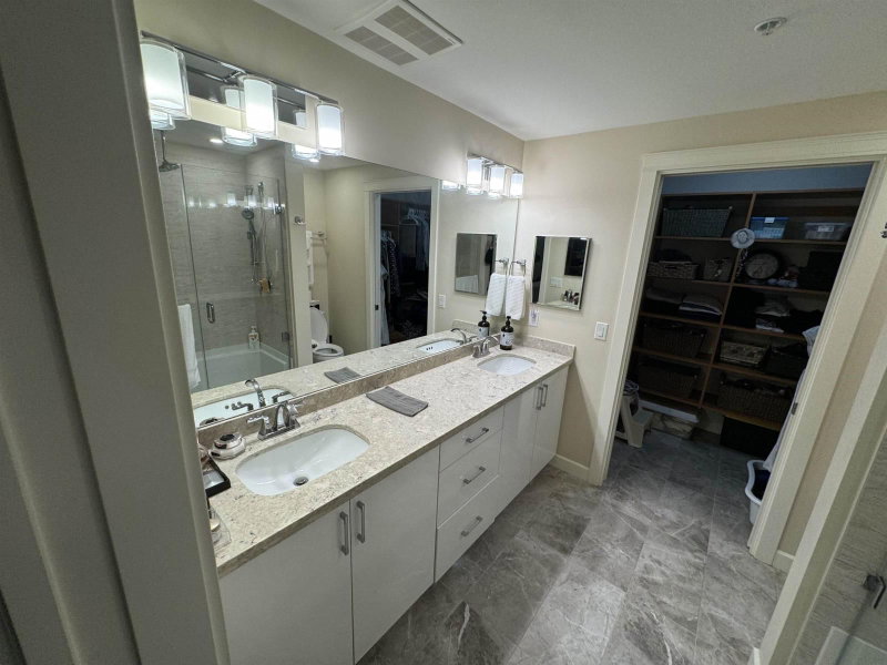 3535 146A Street Surrey British Columbia, V4P 0H2 - 3 Bedrooms Condo For Sale