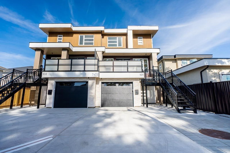 7472 124 Street Surrey British Columbia, V3W 1P2 - 9 Bedrooms Home For Sale