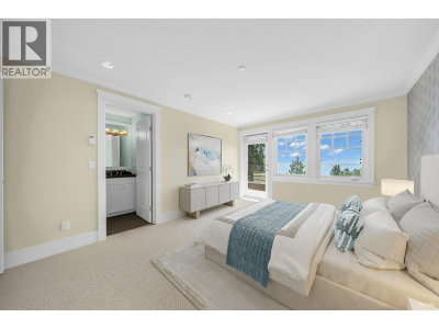 4668 CLOVELLY Walk | West Vancouver British Columbia | Slide Image Thirteen