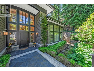 4668 CLOVELLY Walk | West Vancouver British Columbia | Slide Image Nineteen