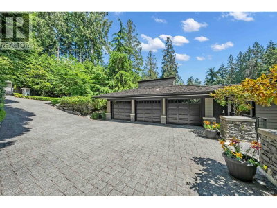 4668 CLOVELLY Walk | West Vancouver British Columbia | Slide Image Twenty-two
