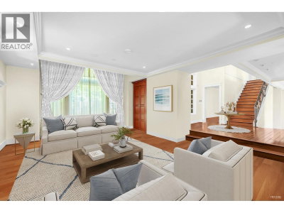4668 CLOVELLY Walk | West Vancouver British Columbia | Slide Image Five