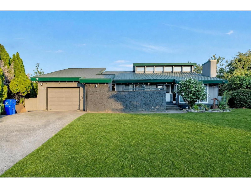 46446 ANGELA Avenue Chilliwack British Columbia, V2P 7B3 - 5 Bedrooms Home For Sale