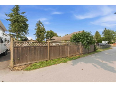 20248 98A Avenue | Langley British Columbia | Slide Image Three