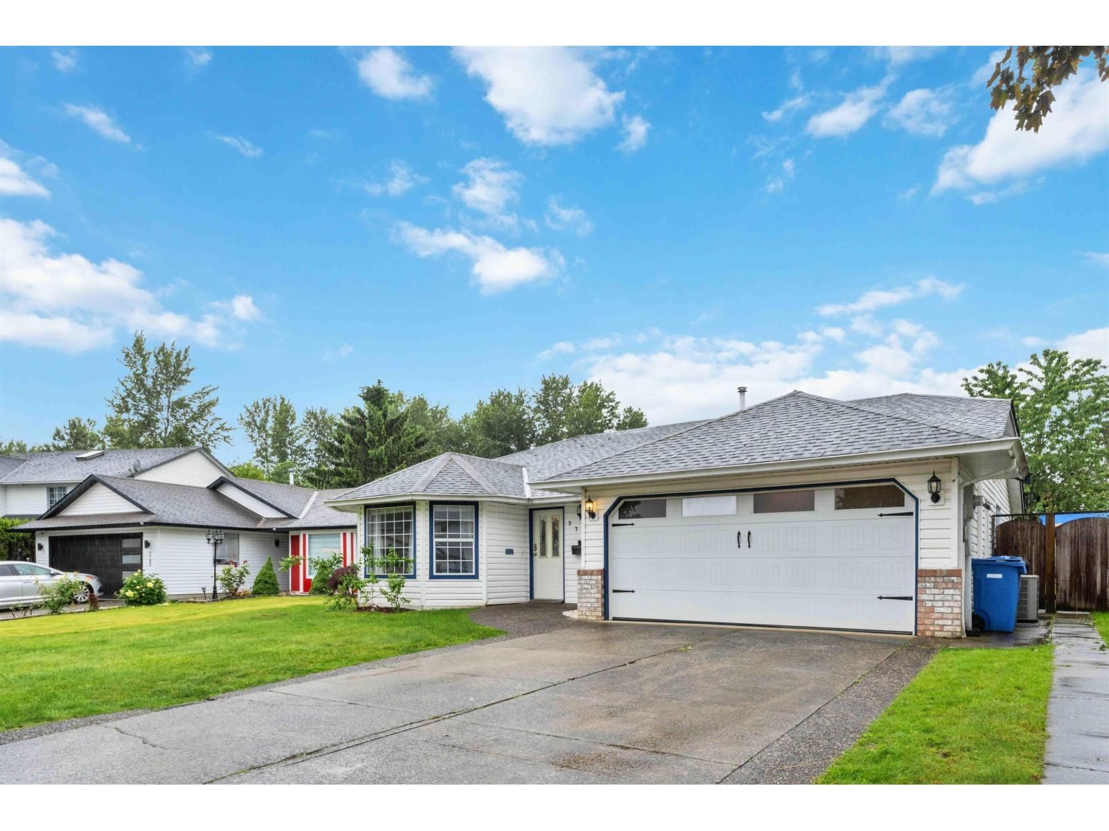 2717 DEHAVILLAND Court, Abbotsford, British Columbia V2T 5L3