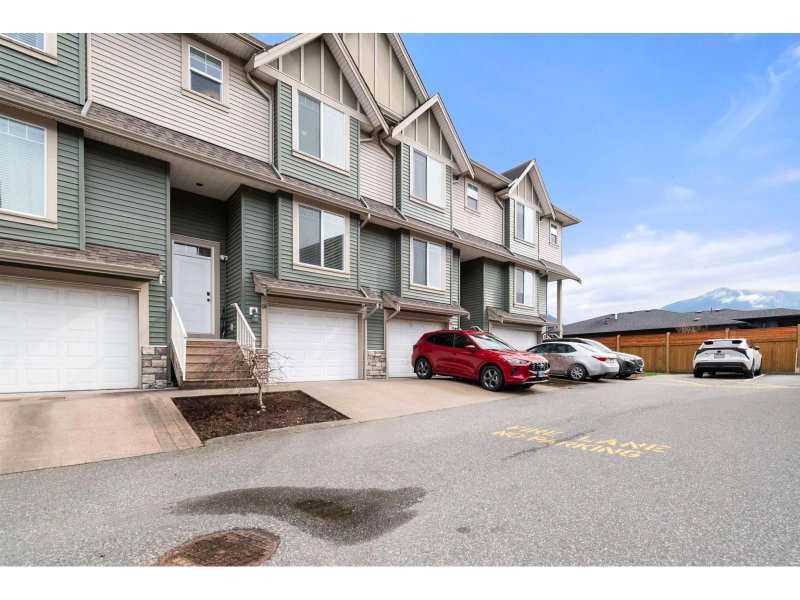 6498 SOUTHDOWNE Place Chilliwack British Columbia, V2R 0K3 - 3 Bedrooms Condo For Sale