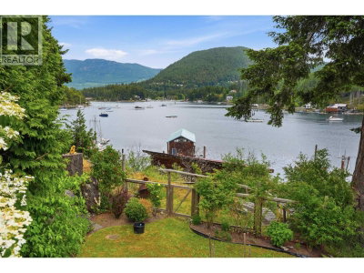 4371 FRANCIS PENINSULA Road | Madeira Park British Columbia | Slide Image One