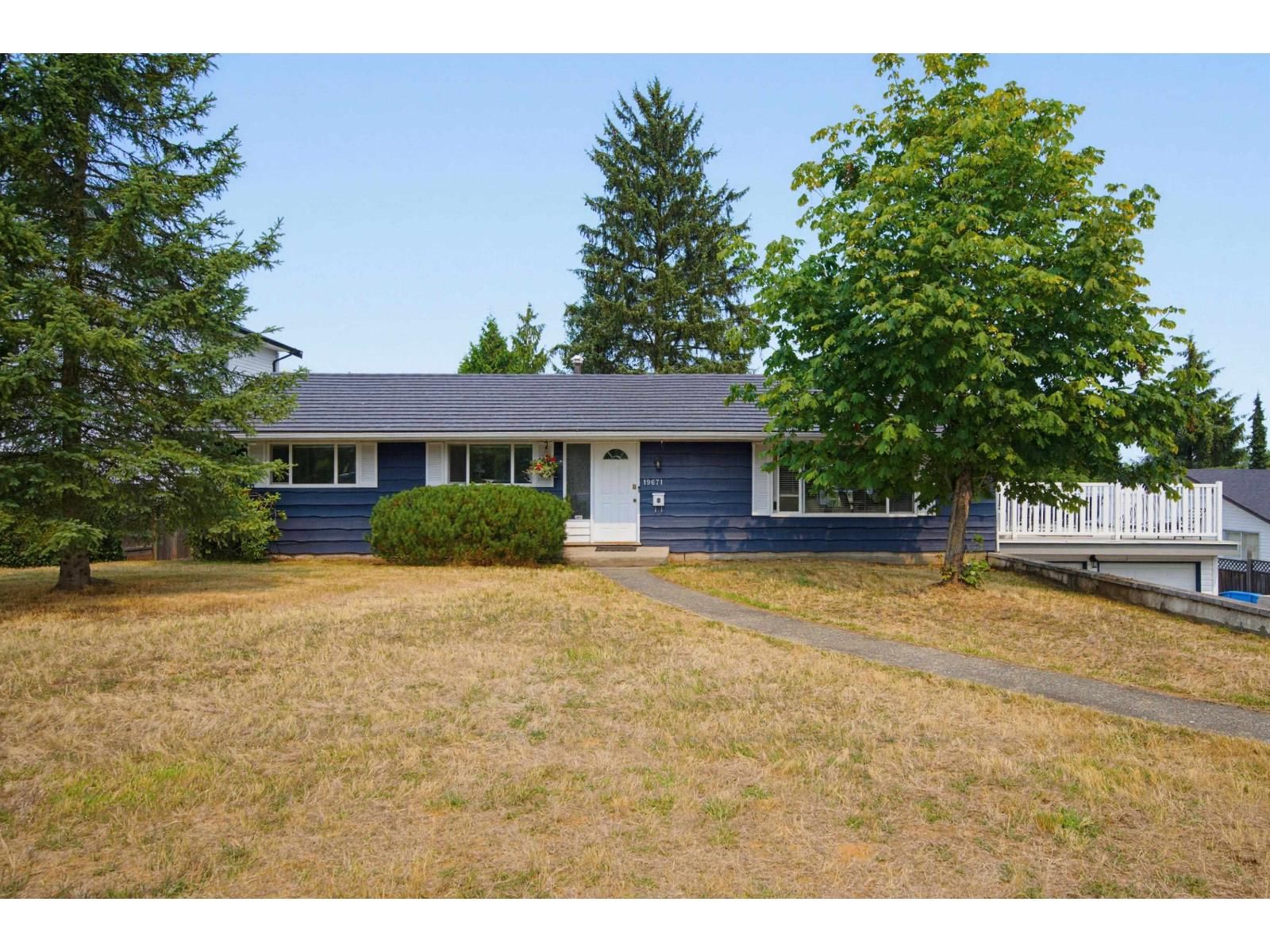 19671 49 Avenue, Langley, British Columbia V3A 3R2