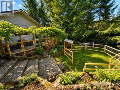 41741 DOGWOOD Place | Squamish British Columbia | Slide Image Twenty-two