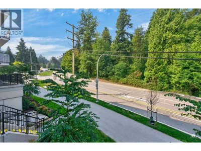 2002 ST. GEORGE Street | Port Moody British Columbia | Slide Image Thirty-five