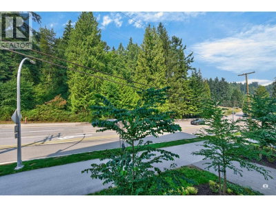 2002 ST. GEORGE Street | Port Moody British Columbia | Slide Image Thirty-seven
