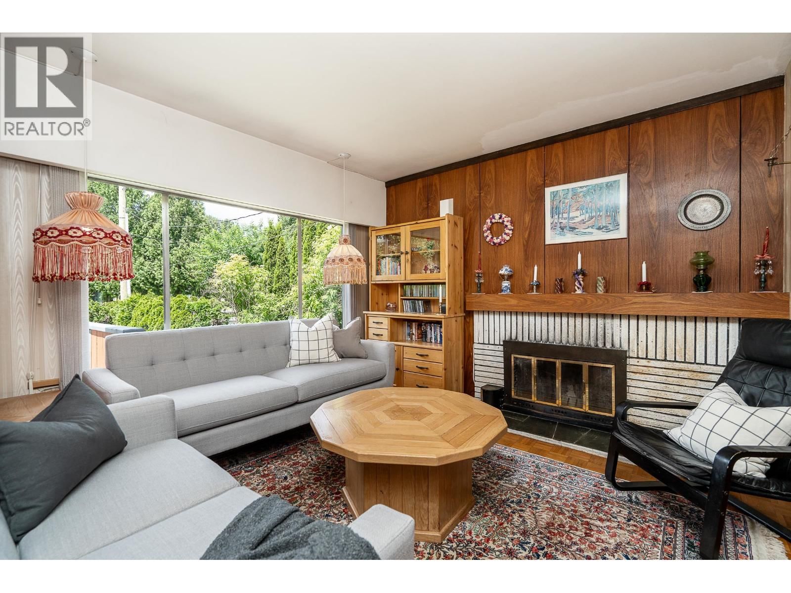 3554 HASTINGS Street, Port Coquitlam, British Columbia V3B 4N4
