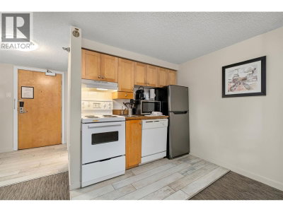 4429 SUNDIAL Place | Whistler British Columbia | Slide Image Nine