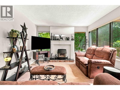4698 GARDEN GROVE Drive | Burnaby British Columbia | Slide Image Six