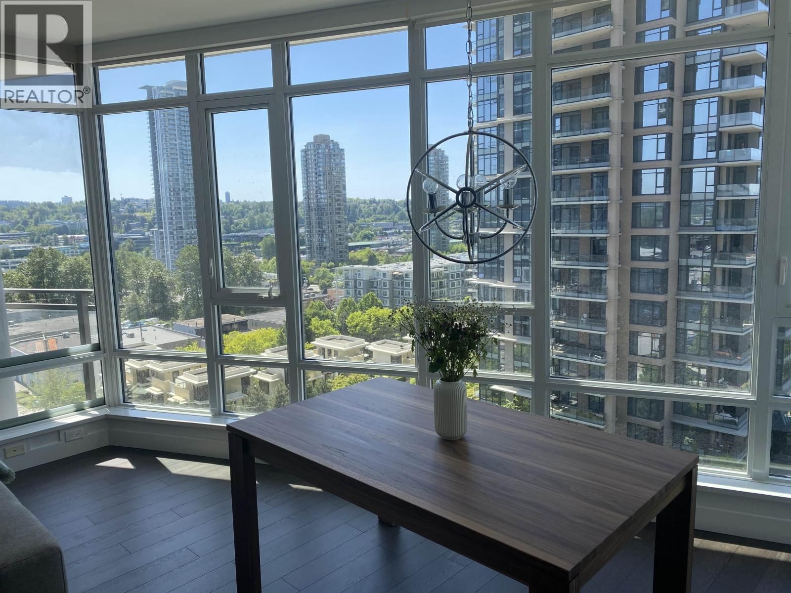 2008 ROSSER Avenue, Burnaby, British Columbia V5C 0H8