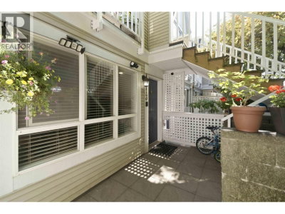 6577 SOUTHOAKS Crescent | Burnaby British Columbia | Slide Image Ten
