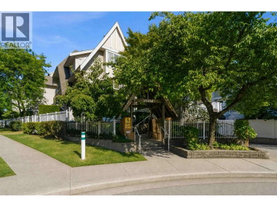 6577 SOUTHOAKS Crescent | Burnaby British Columbia | Slide Image Six