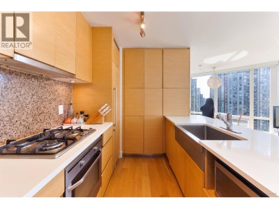 565 SMITHE Street | Vancouver British Columbia | Slide Image Five