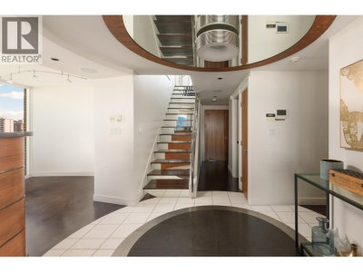1633 10TH Avenue | Vancouver British Columbia | Slide Image Two