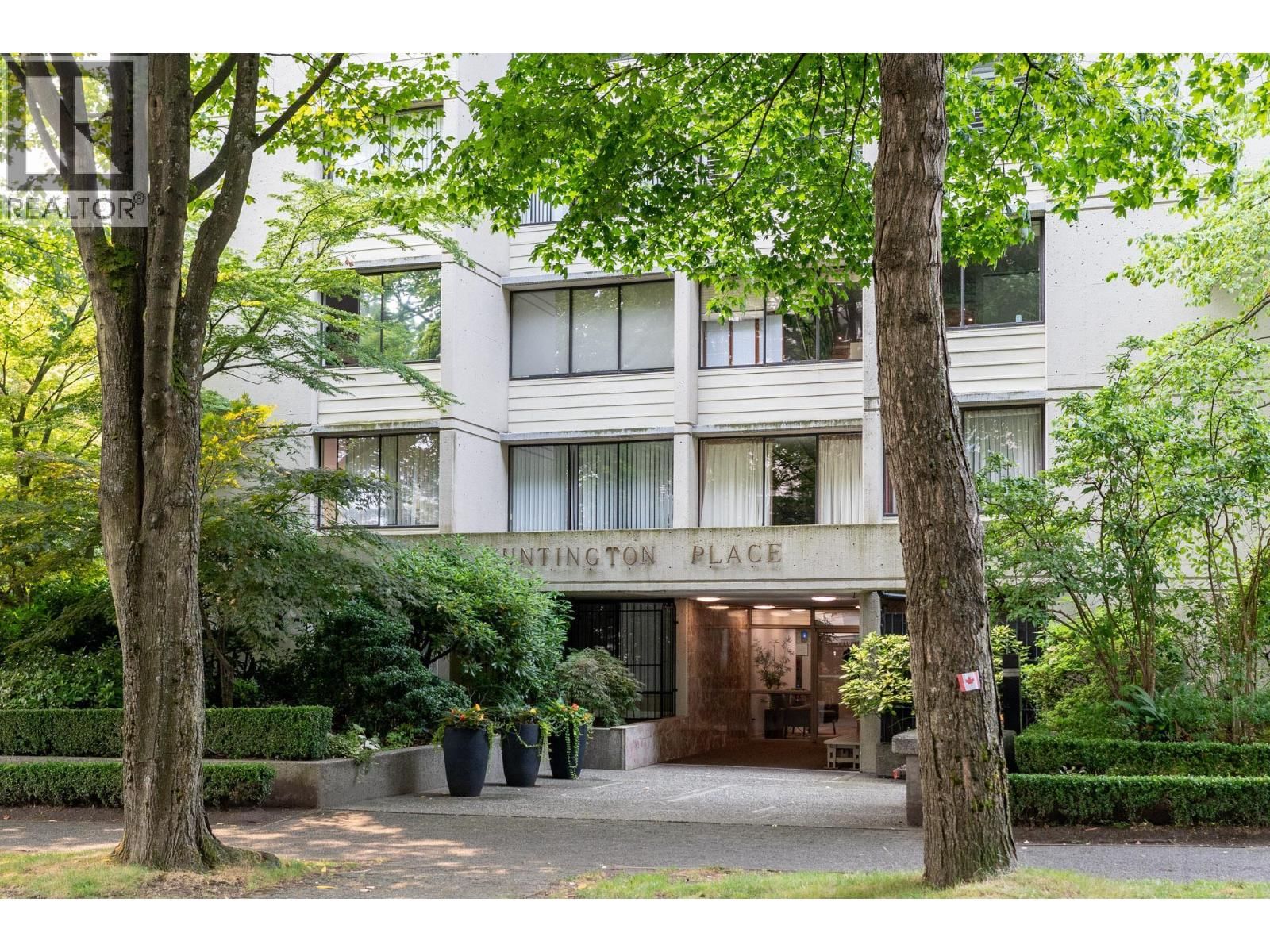1816 HARO Street, Vancouver, British Columbia V6G 2Y7