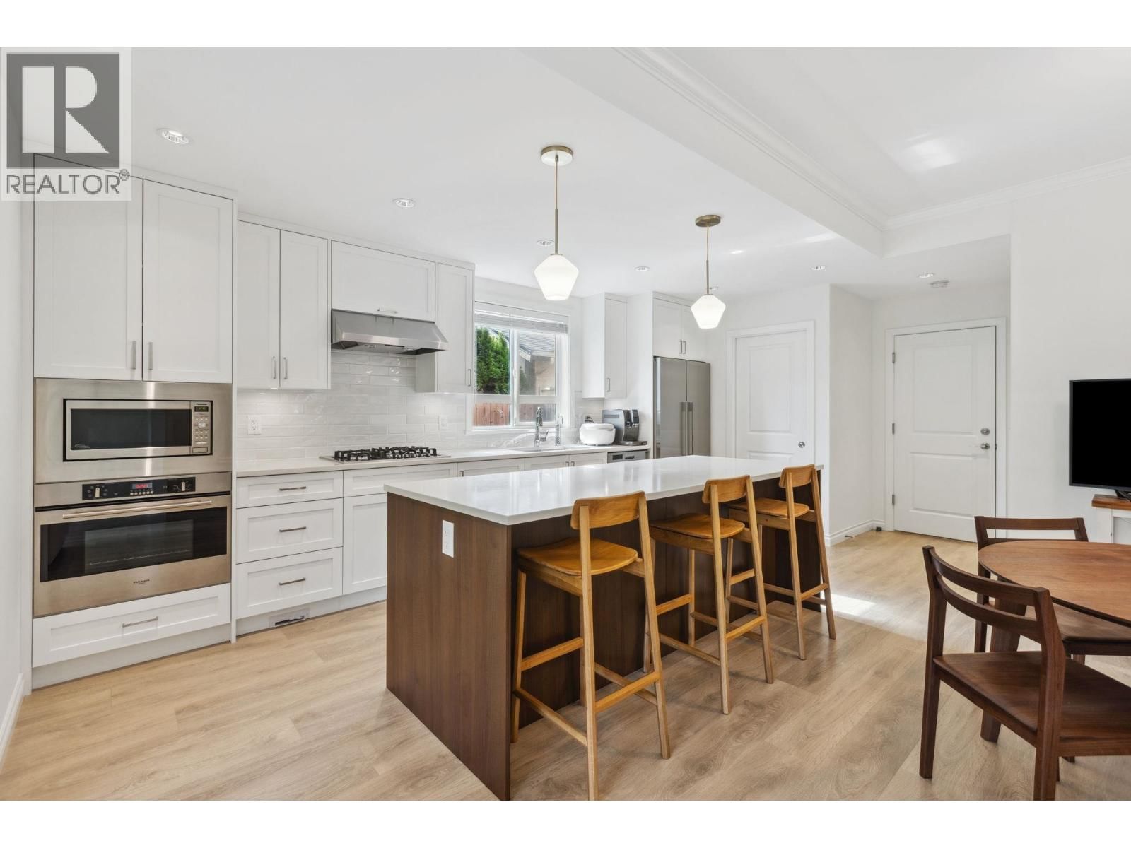 10611 GILBERT Road, Richmond, British Columbia V7E 2H4