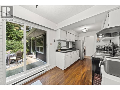 9101 FOREST GROVE Drive | Burnaby British Columbia | Slide Image Twenty