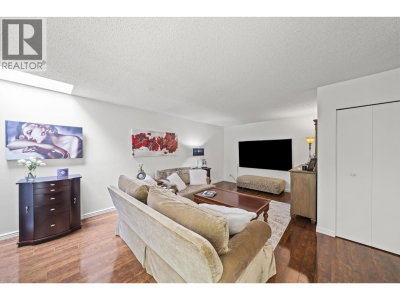 9101 FOREST GROVE Drive | Burnaby British Columbia | Slide Image Seven