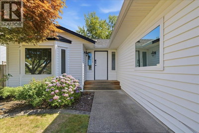 12110 BLOSSOM Street | Maple Ridge British Columbia | Slide Image Two