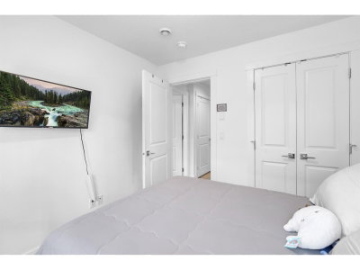 16433 19 Avenue | White Rock British Columbia | Slide Image Twenty