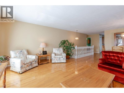 434 ALOUETTE Drive | Coquitlam British Columbia | Slide Image Eight