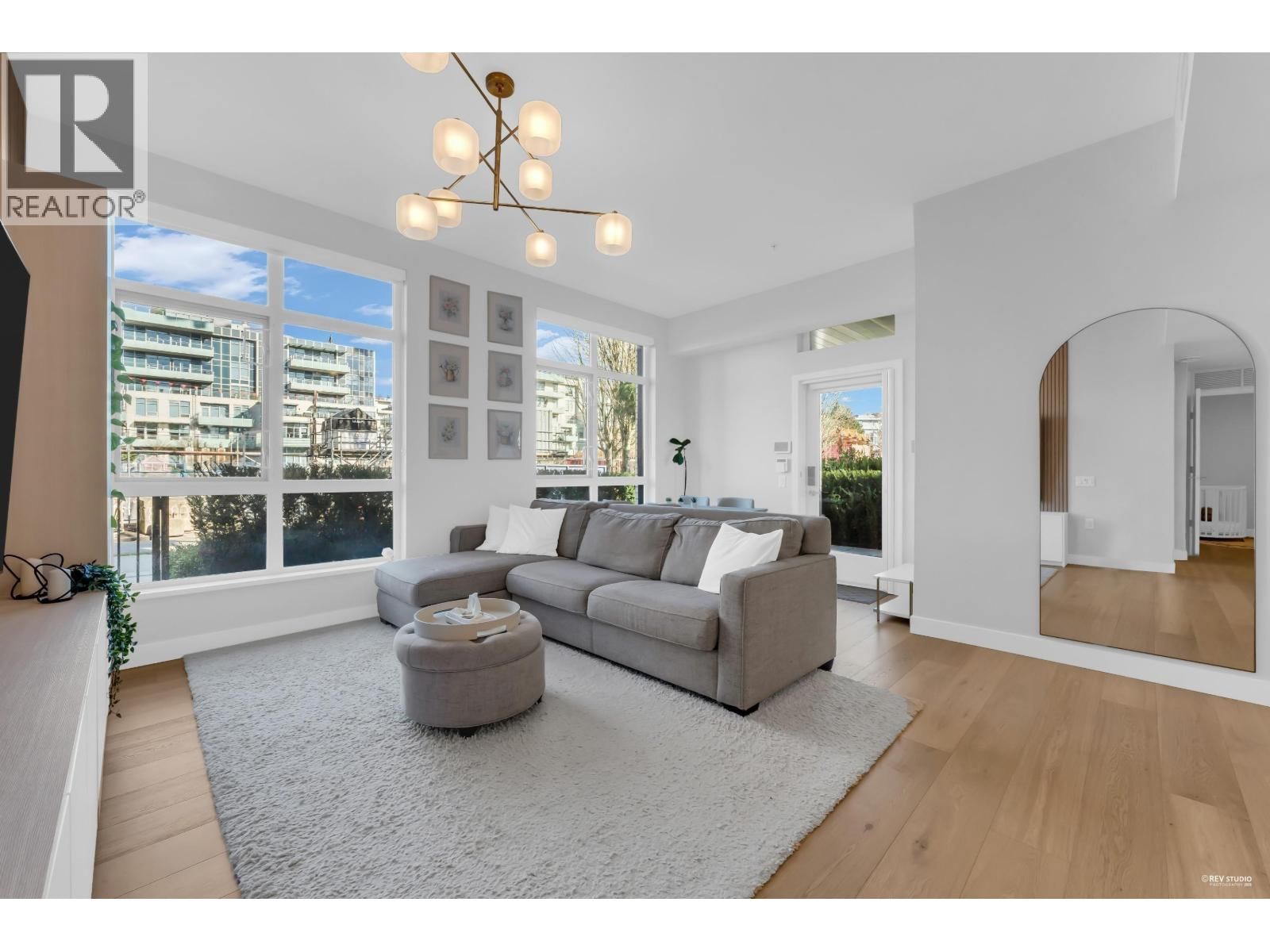 5007 ASH Street, Vancouver, British Columbia V5Z 0K9