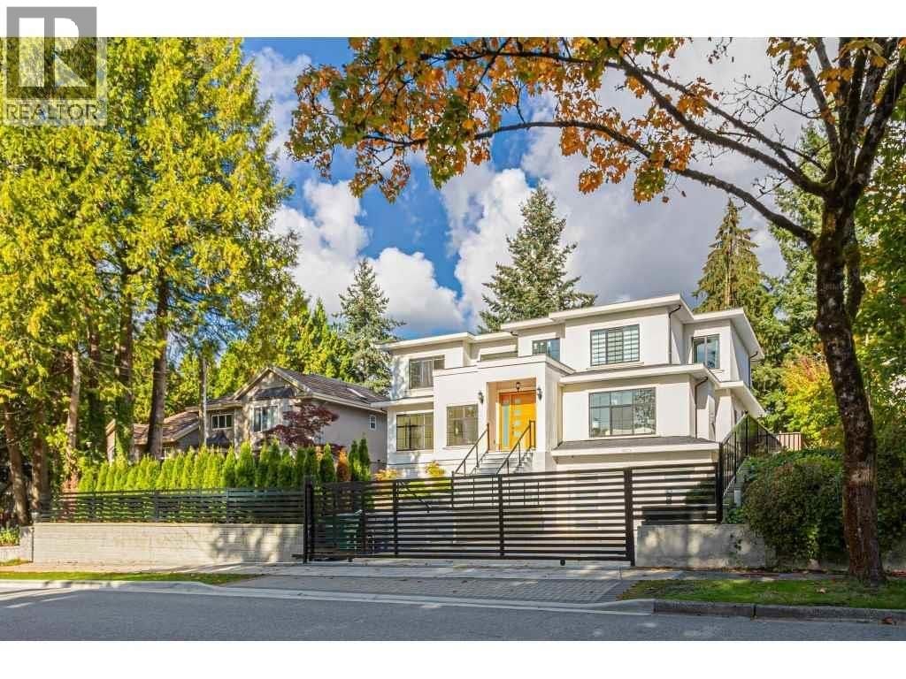 8267 GOVERNMENT Road, Burnaby, British Columbia V5A 2E4