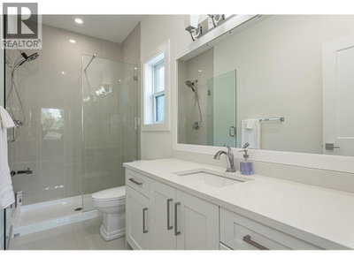 8267 GOVERNMENT Road | Burnaby British Columbia | Slide Image Thirteen