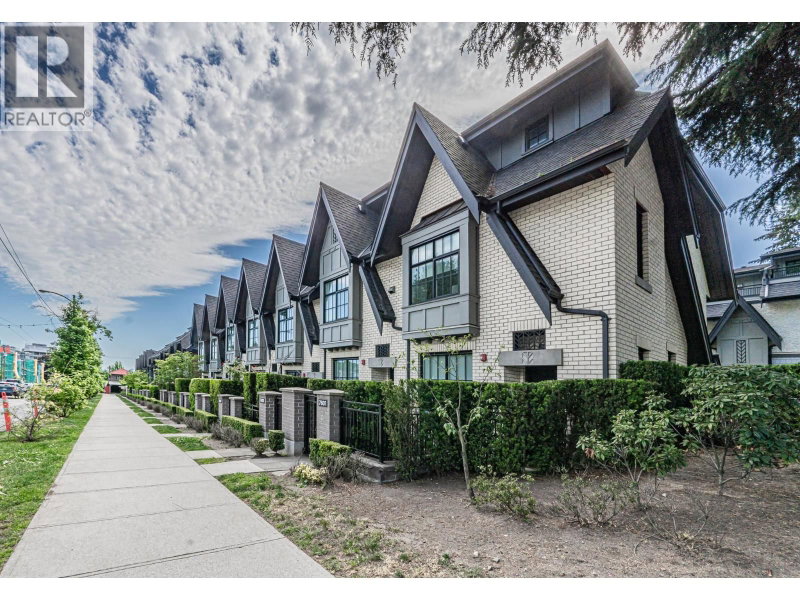 7903 OAK Street Vancouver British Columbia, V6P 4A6 - 3 Bedrooms Condo For Sale