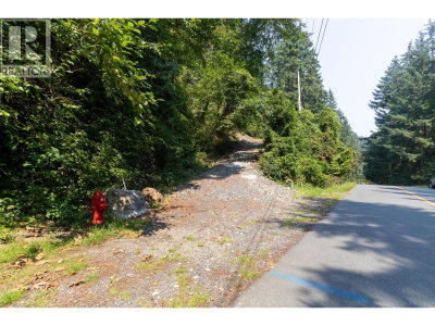 750 TAYLOR Road | Bowen Island British Columbia | Slide Image Four