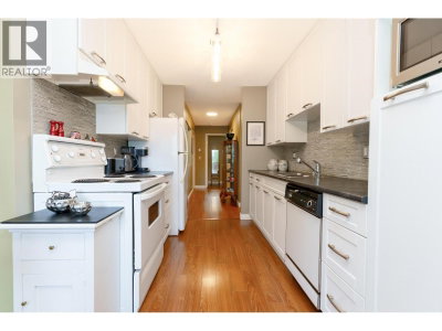 20554 118 Avenue | Maple Ridge British Columbia | Slide Image Nine